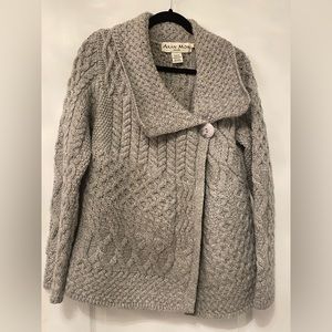 Aran mor sweater 100% merino wool. Made in Ireland